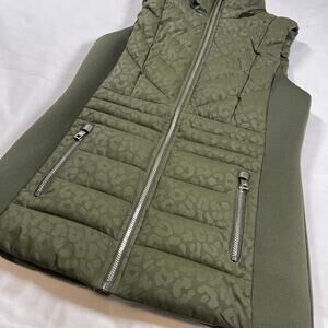 Michael Kors Quilted Puffer Vest Women’s M Olive Green Leopard Print Full Zip